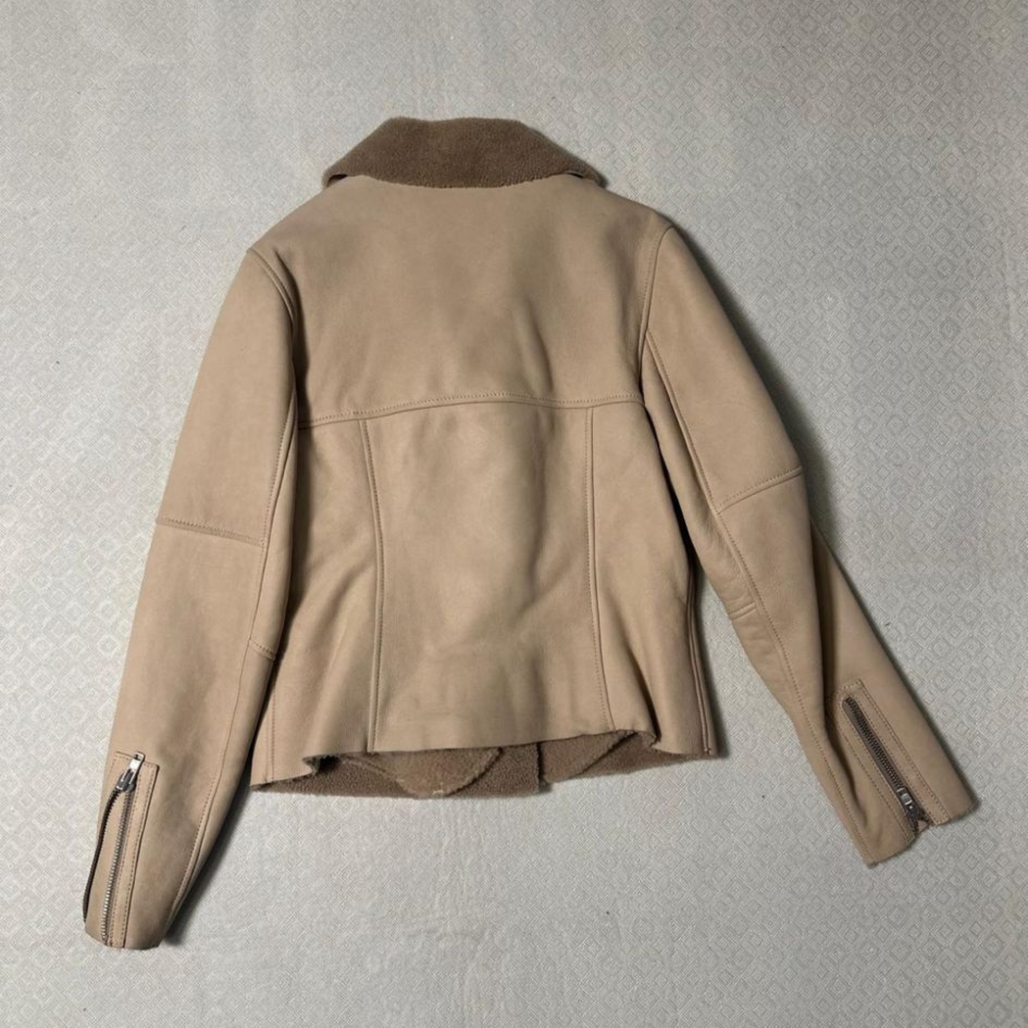 Thin Leather Shearling Jacket - Beige