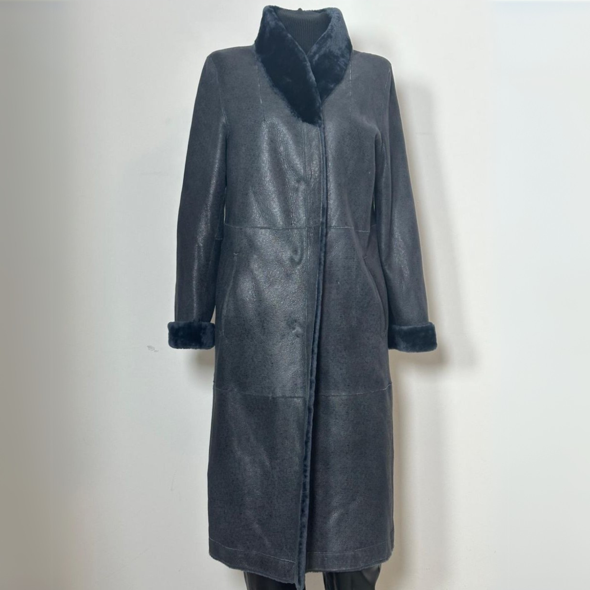 Light Soft Reversible Astrakhan Coat - Black
