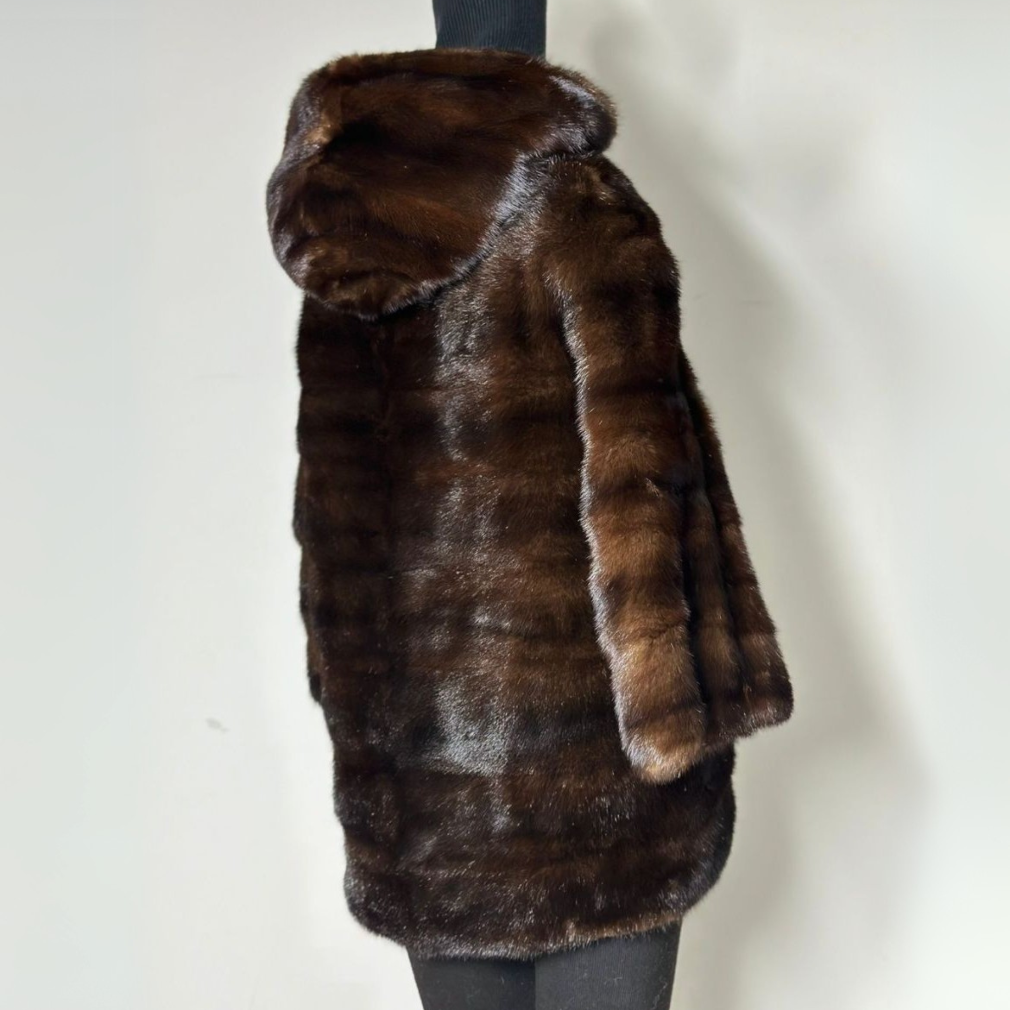 Mink Fur Coat With 3/4 Length Sleeves - Brown