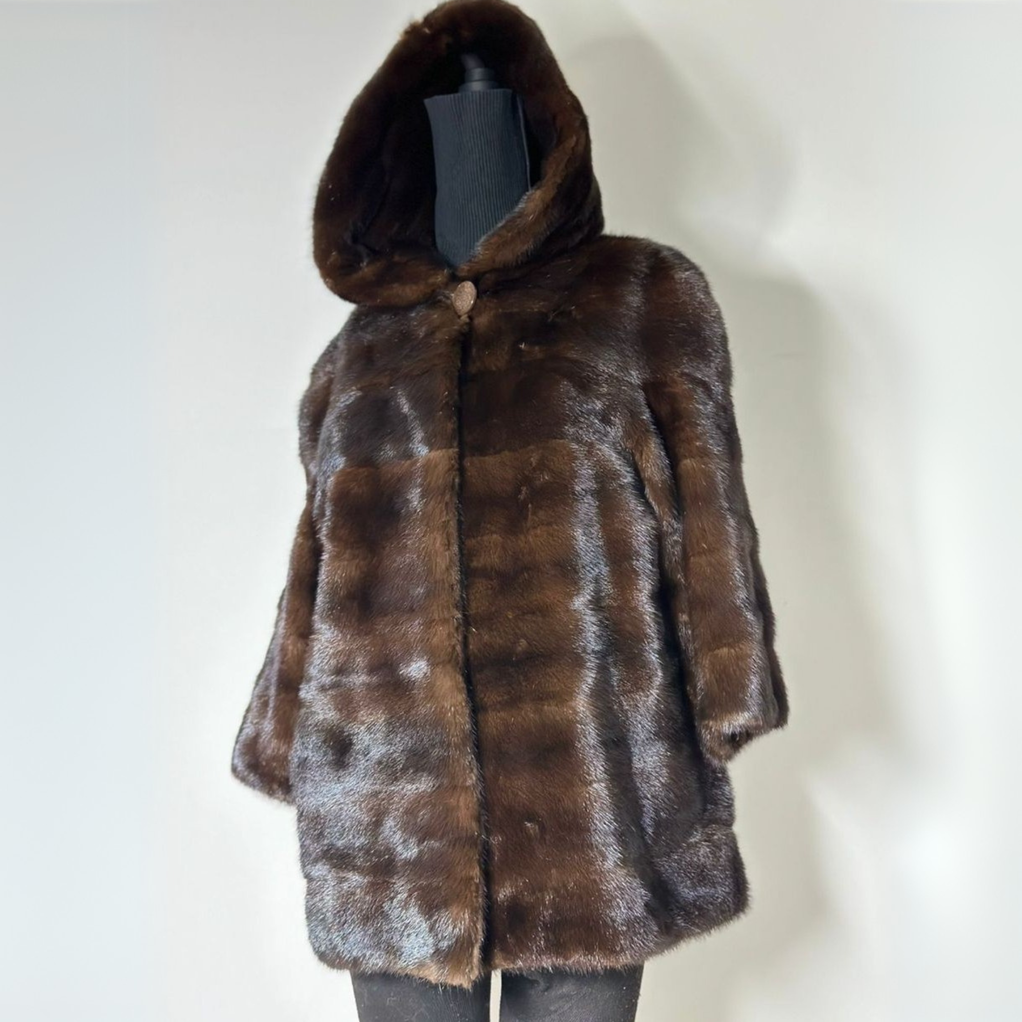 Mink Fur Coat With 3/4 Length Sleeves - Brown
