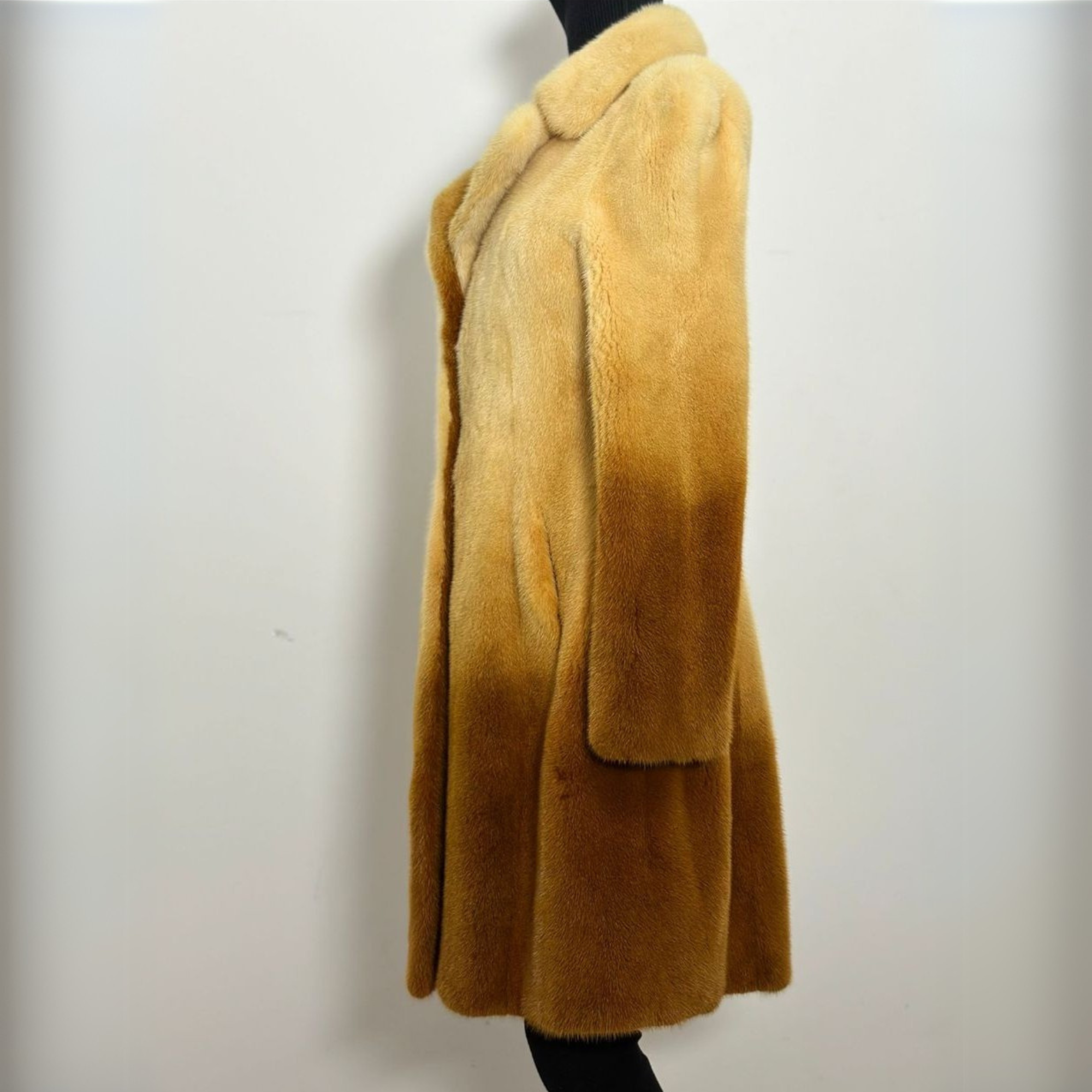 Chromo Long Mink Fur Coat - Beige