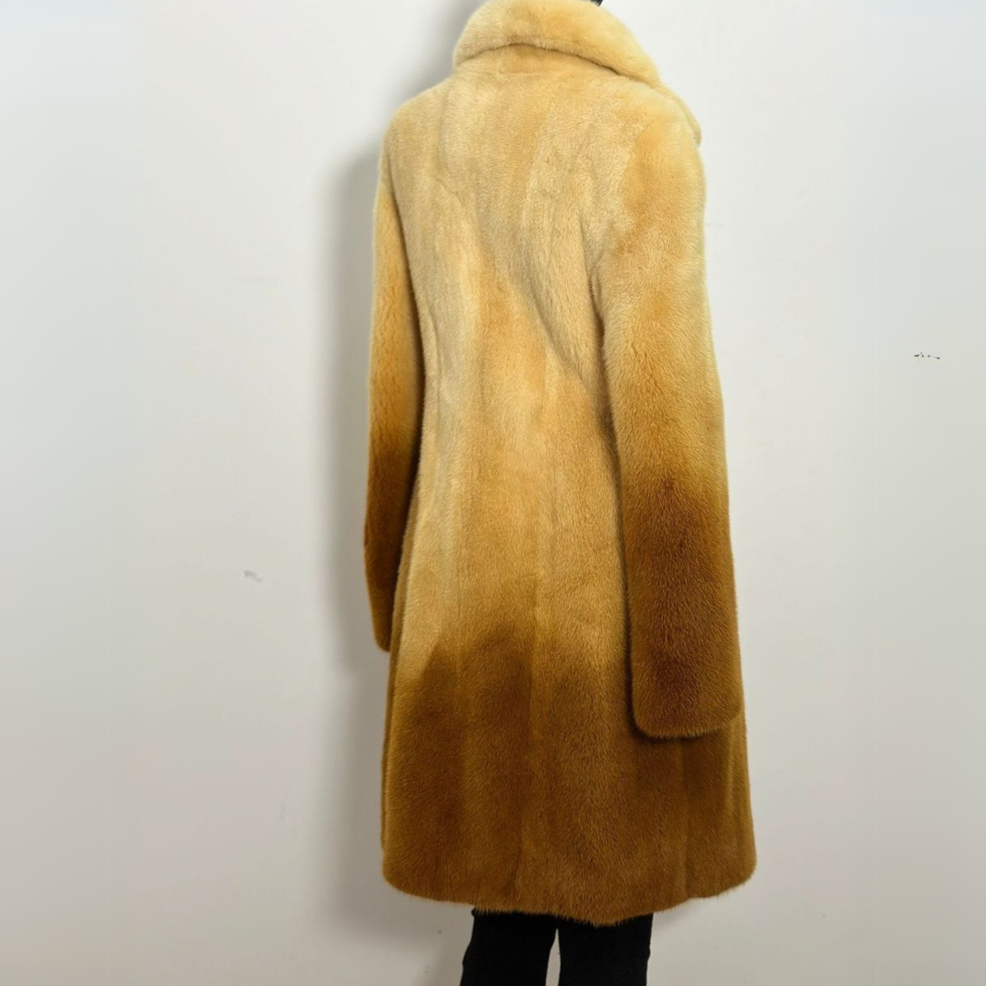 Chromo Long Mink Fur Coat - Beige