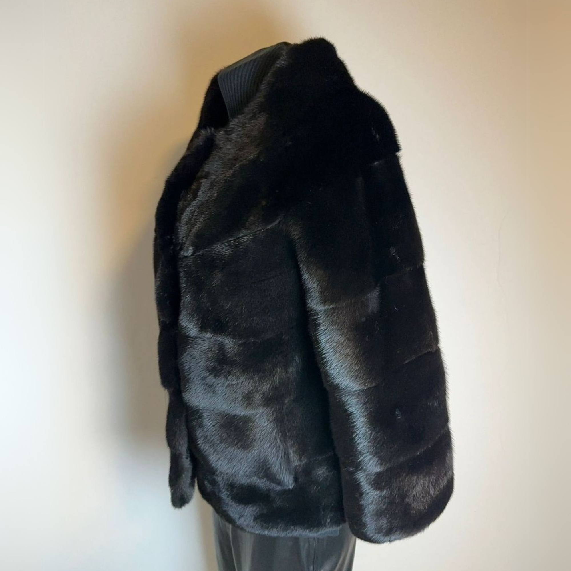 Short Mink Fur Coat - Black