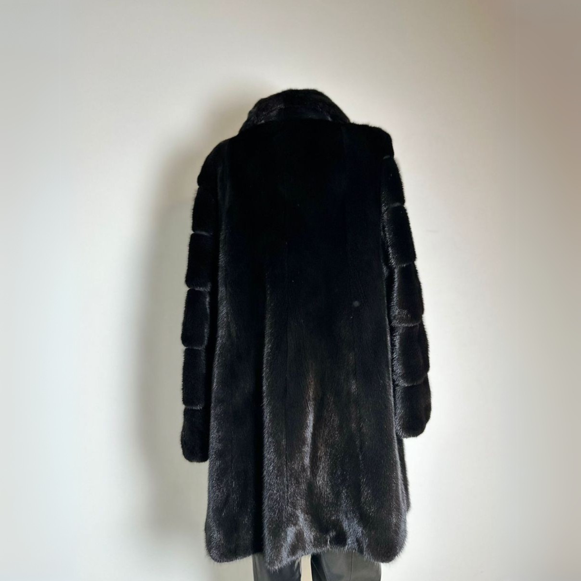 Long Mink Fur Coat From Premium Cut Fur - Black