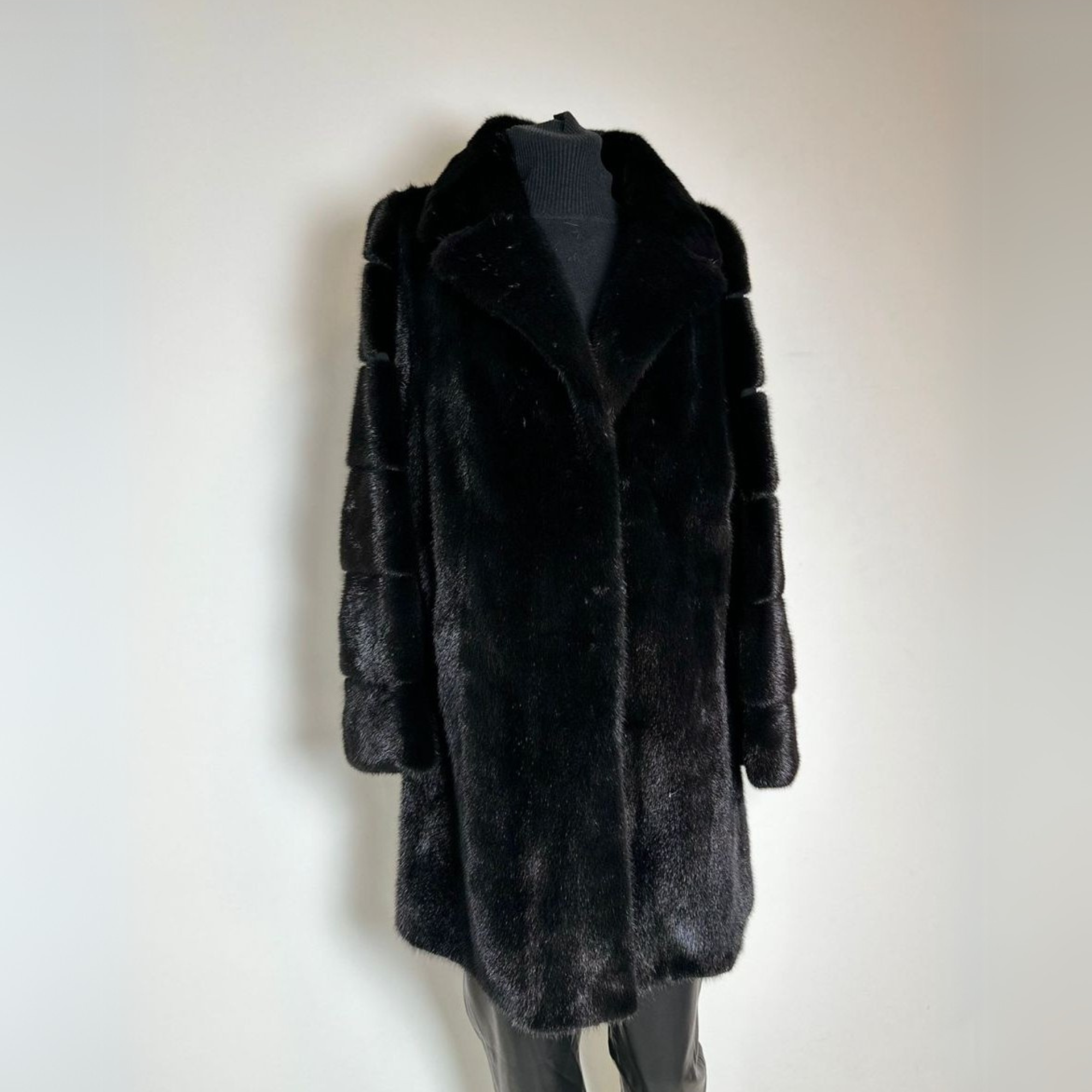 Long Mink Fur Coat From Premium Cut Fur - Black