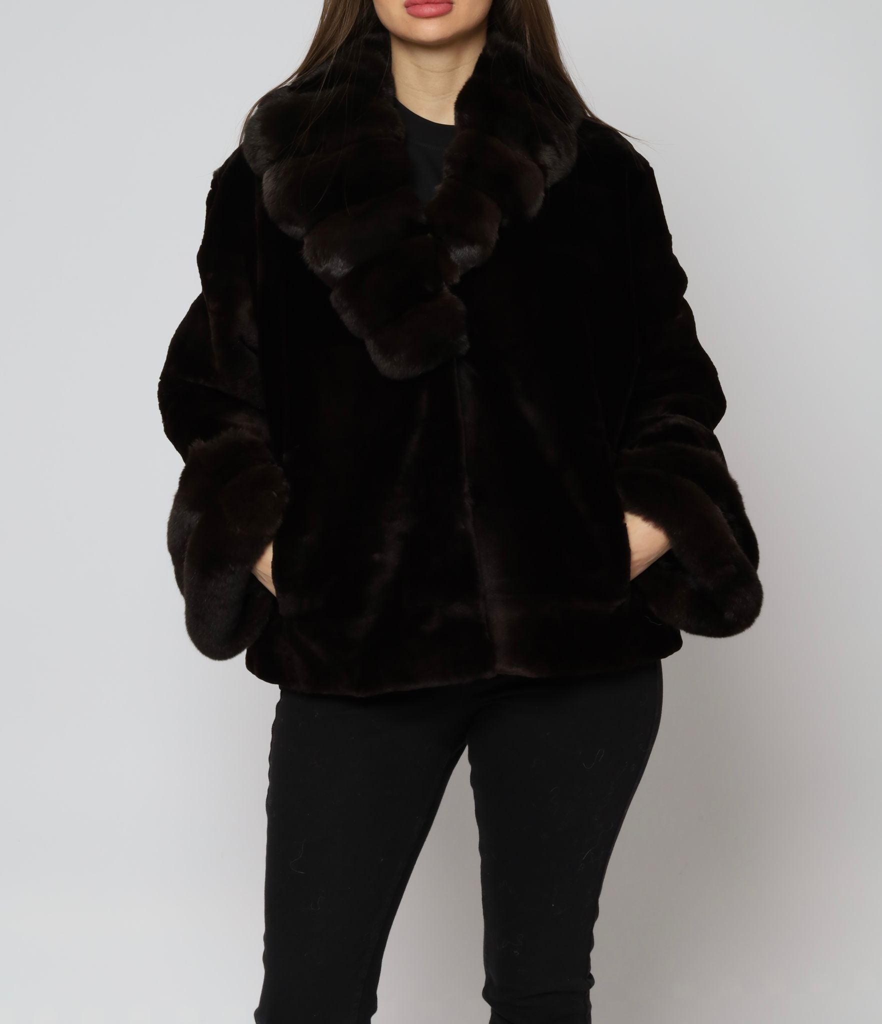 Short Hair Mink With Chinchilla Collar And Sleeves